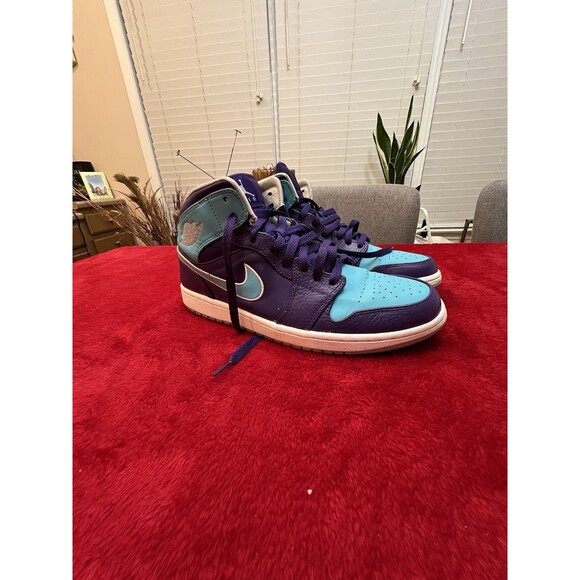 Air Jordan 1 Mid Hornets 554724-507 Men's size 11 - Picture 1 of 15